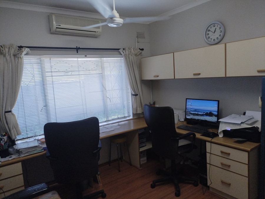 4 Bedroom Property for Sale in Amandelrug Western Cape